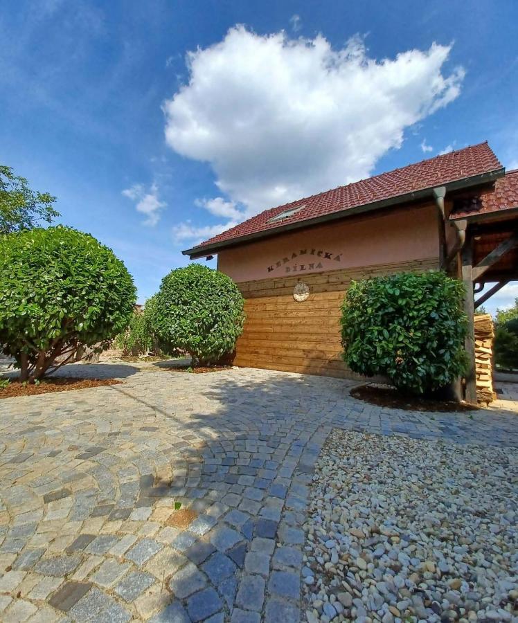 Ubytovani V Soukromi Na Sadove 906 - Valtice Ngoại thất bức ảnh