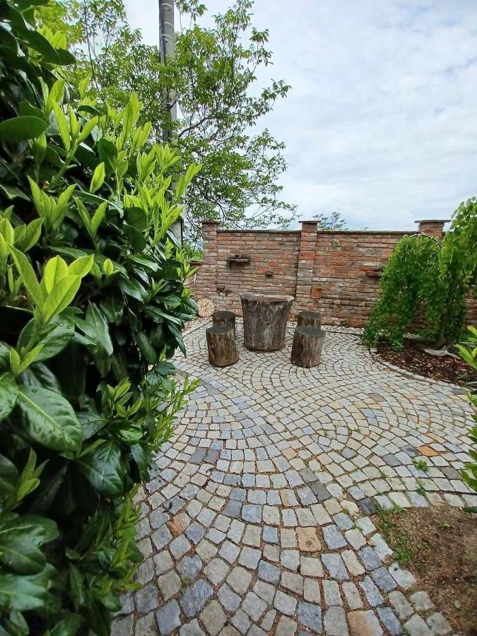 Ubytovani V Soukromi Na Sadove 906 - Valtice Ngoại thất bức ảnh